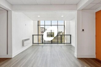 Office in Lognes to rent Interior Photo- Image 1 of 10