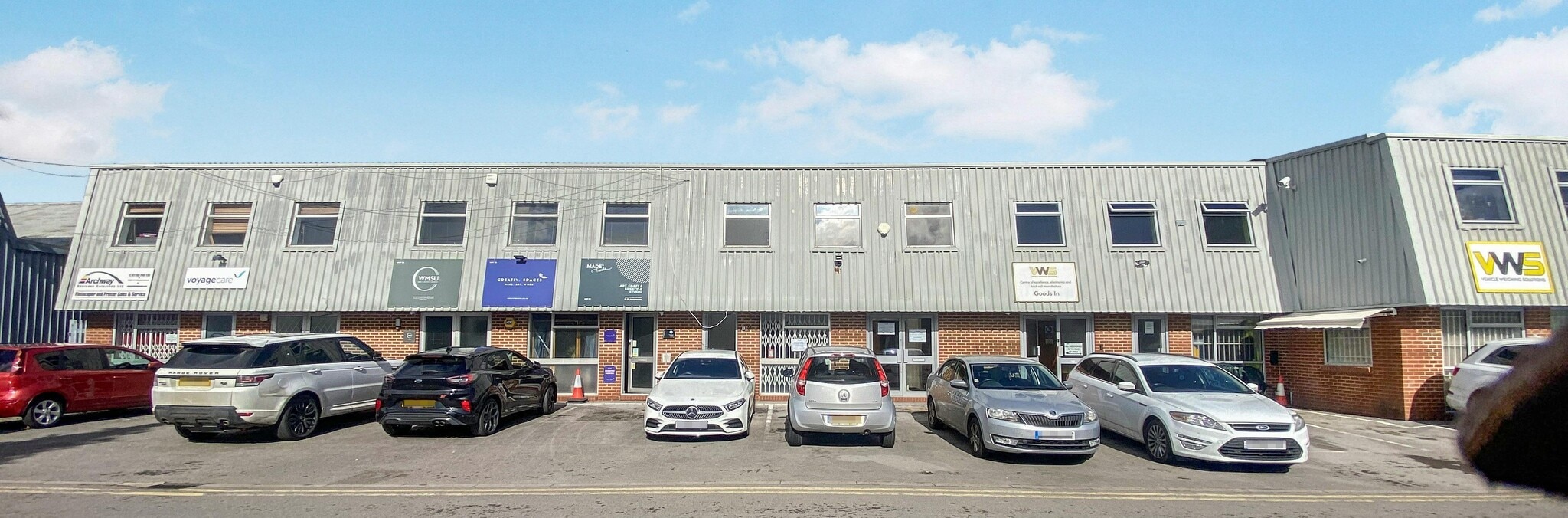 Southview Park, Reading to rent Building Photo- Image 1 of 12