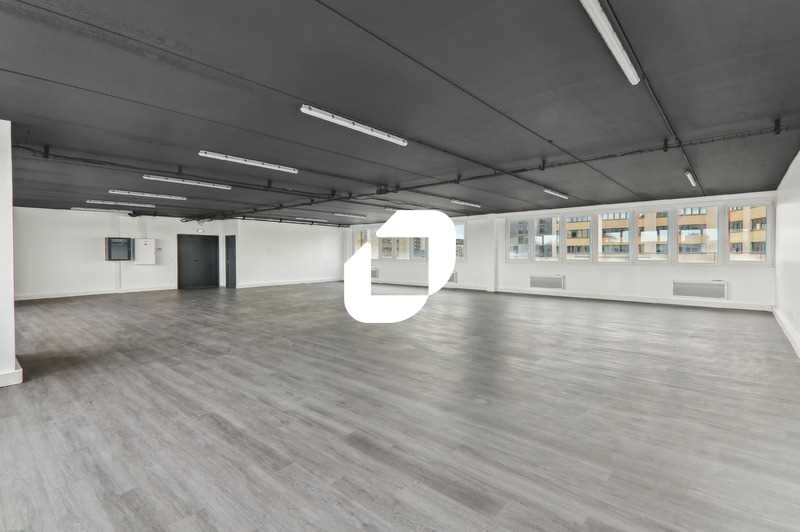 Light Industrial in Épinay-sur-Seine to rent - Building Photo - Image 3 of 14