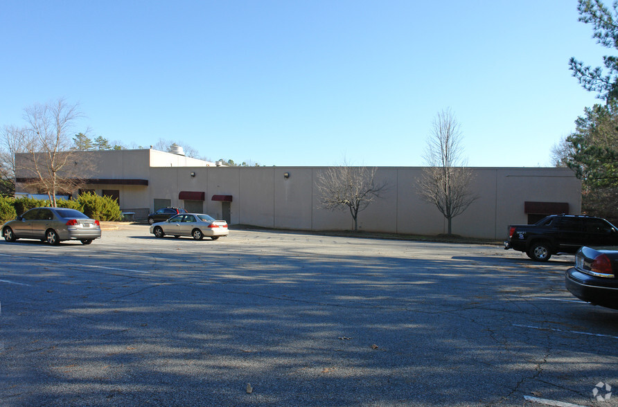 5125 Peachtree Industrial Blvd, Peachtree Corners, GA for rent - Building Photo - Image 2 of 3