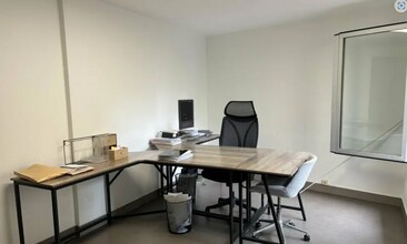 Office in Lyon to rent Interior Photo- Image 1 of 5