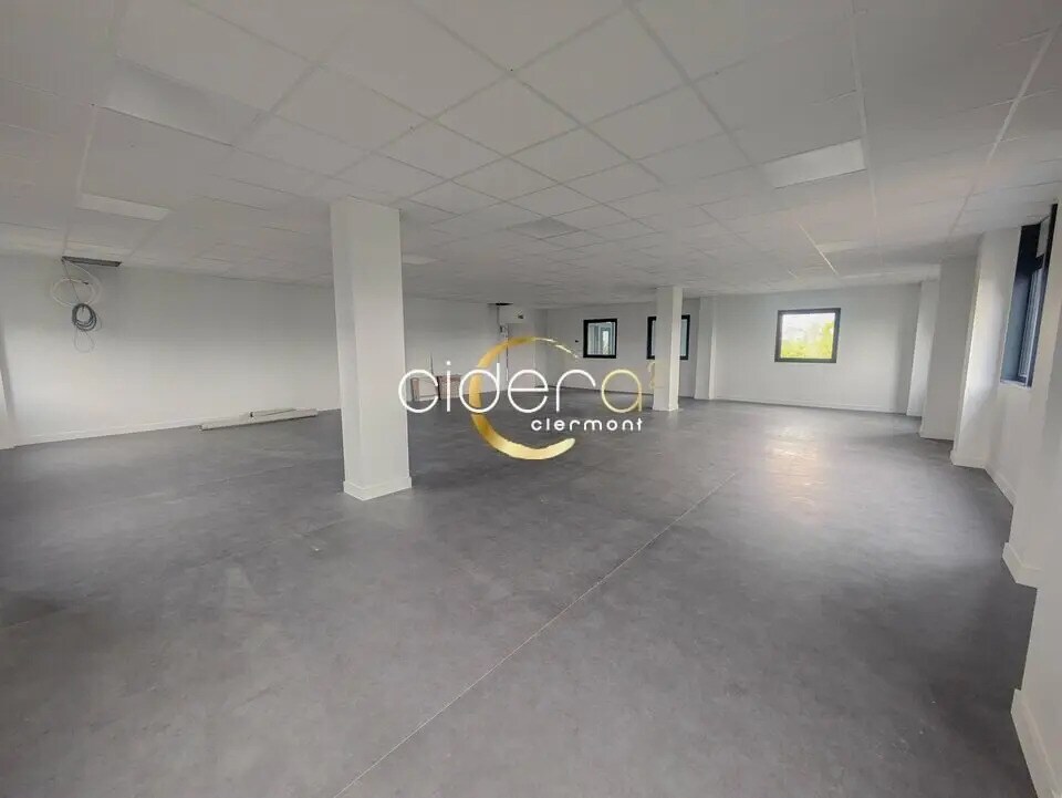 Location Bureaux 124 m² - Photo 1