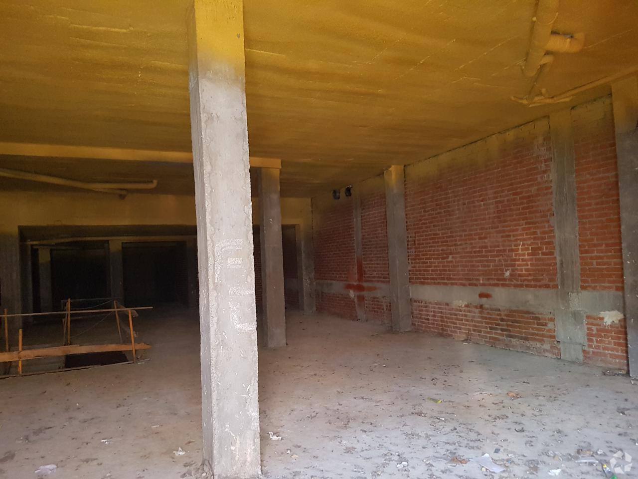 Retail in Toledo, Toledo to rent Interior Photo- Image 1 of 3