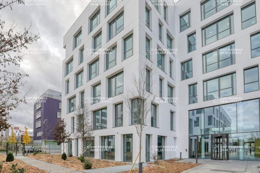 2 Rue Ella Maillart, Massy to rent - Building Photo - Image 1 of 25