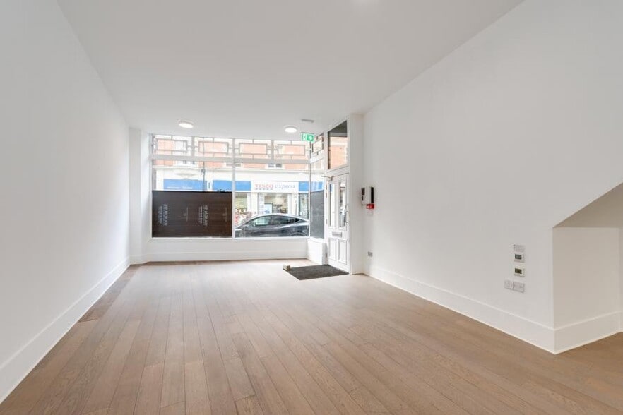 30 Heath St, London to rent - Building Photo - Image 1 of 9
