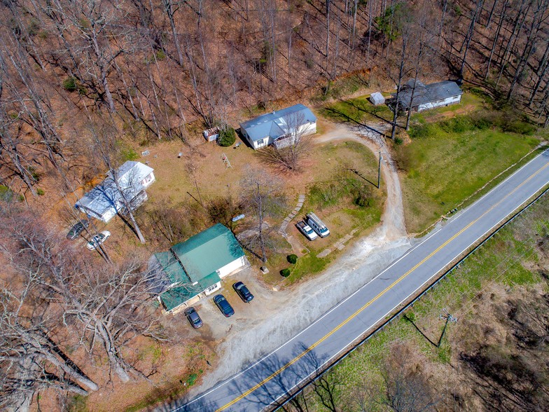 5381 Greenville Hwy, Zirconia, NC for sale - Primary Photo - Image 1 of 1