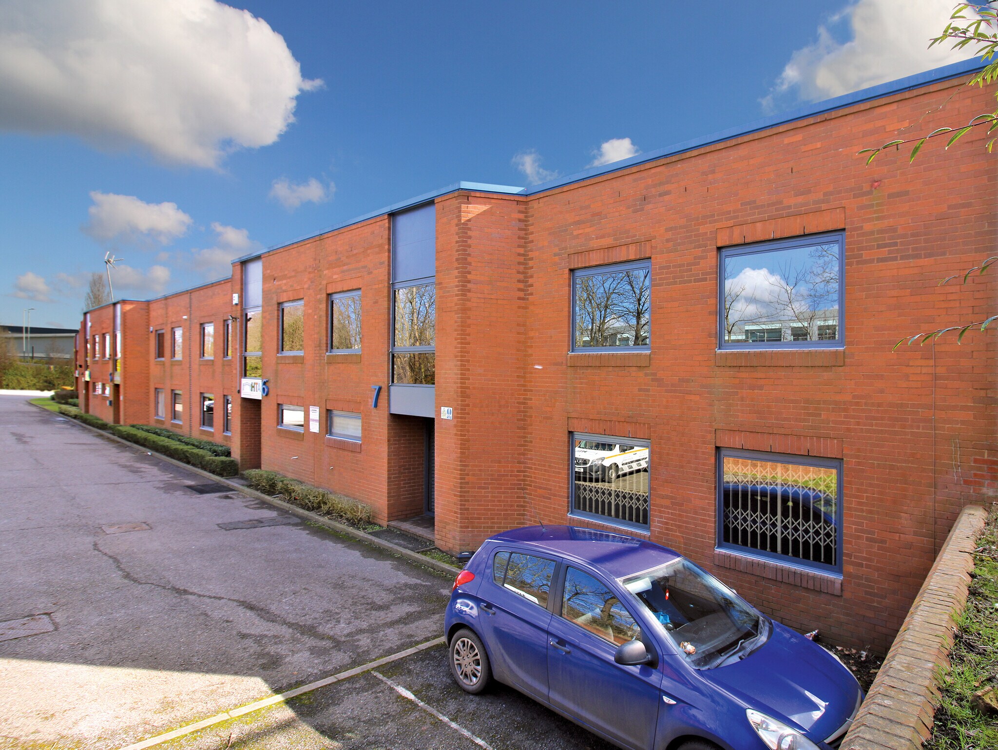 Little Mundells, Welwyn Garden City to rent Building Photo- Image 1 of 5
