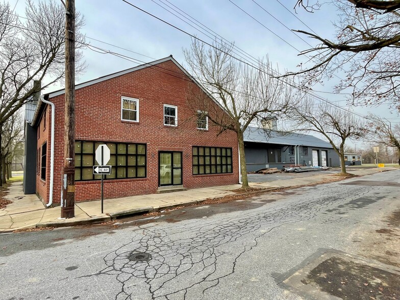 357 Industrial Hwy, Pottstown, PA for rent - Building Photo - Image 1 of 2