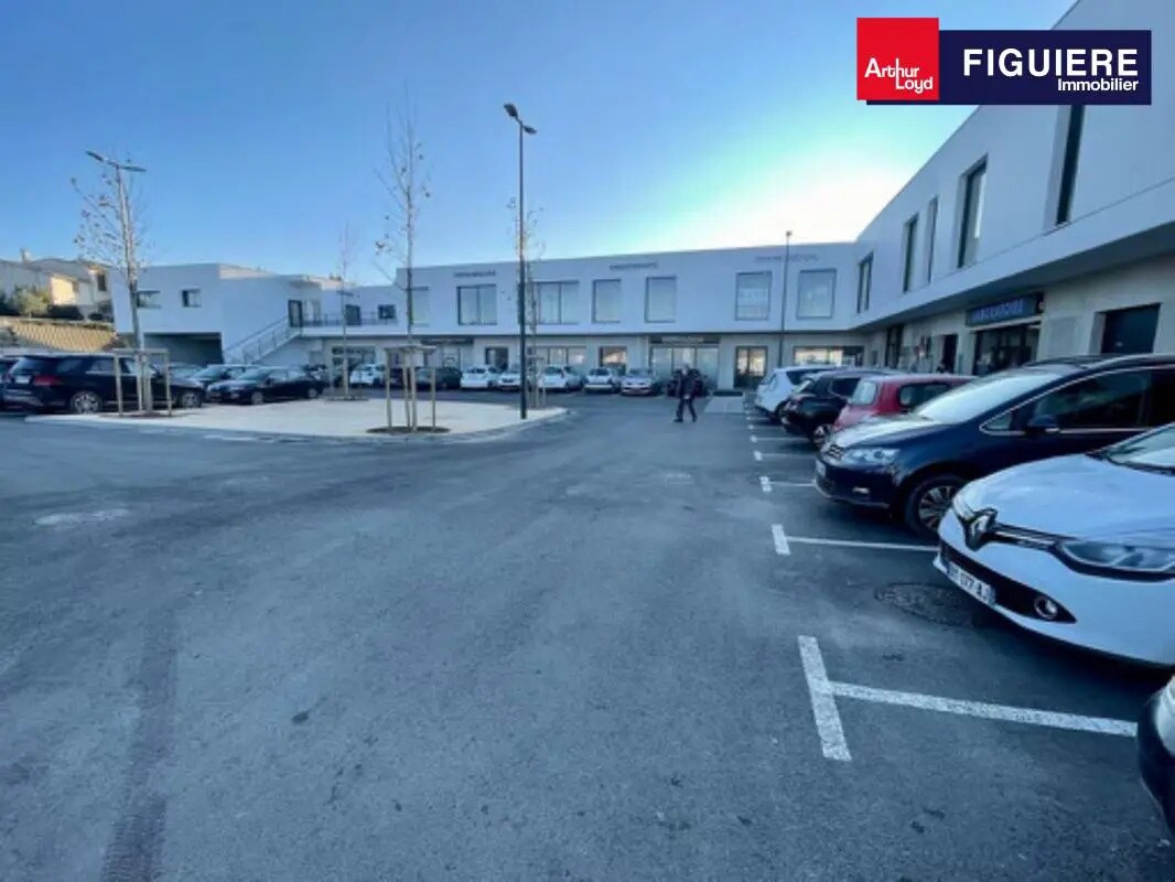 Office in Saint-Cannat to rent Primary Photo- Image 1 of 2