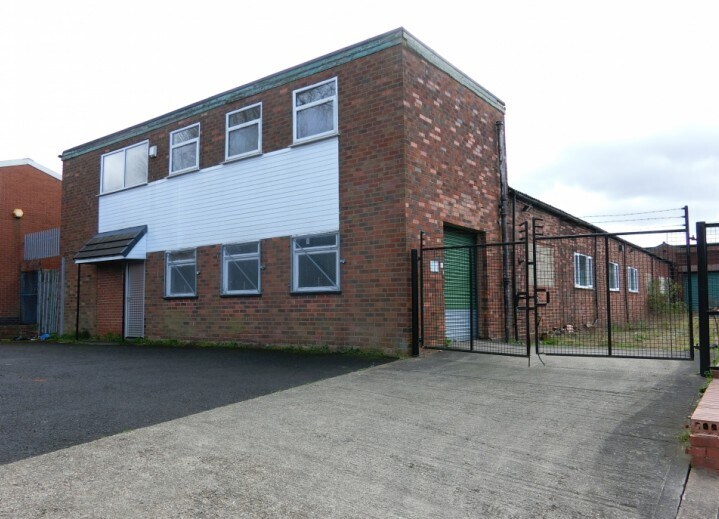 52 Central Dr, Walsall for sale Primary Photo- Image 1 of 1