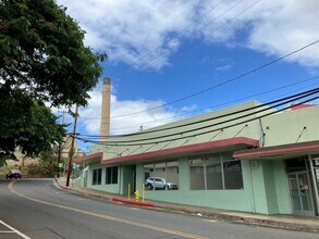 94-333 Waipahu Depot St, Waipahu, HI for rent Building Photo- Image 2 of 11