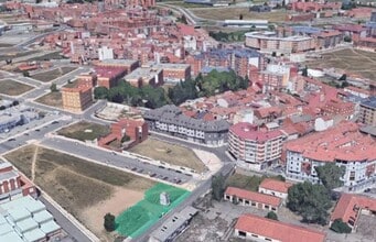 León - Aerial map view - Image1