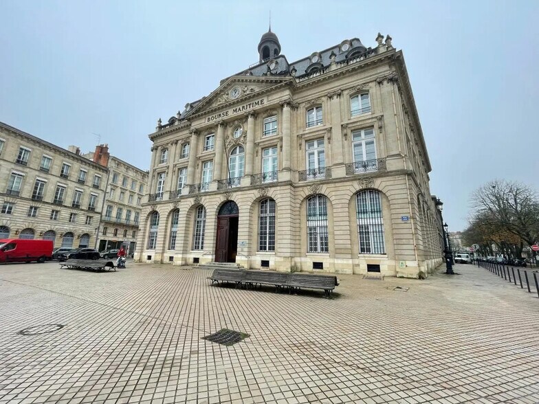 Office in Bordeaux to rent - Building Photo - Image 2 of 19