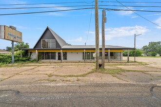 203 N Lacy Dr, Waco, TX for rent Building Photo- Image 1 of 9