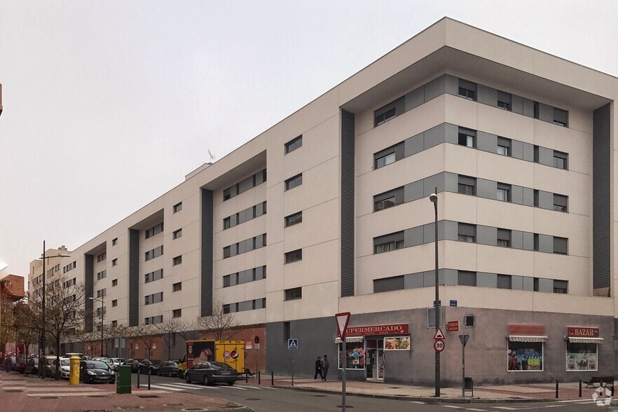 Calle Hércules, 11-29, Móstoles, Madrid to rent - Building Photo - Image 2 of 4