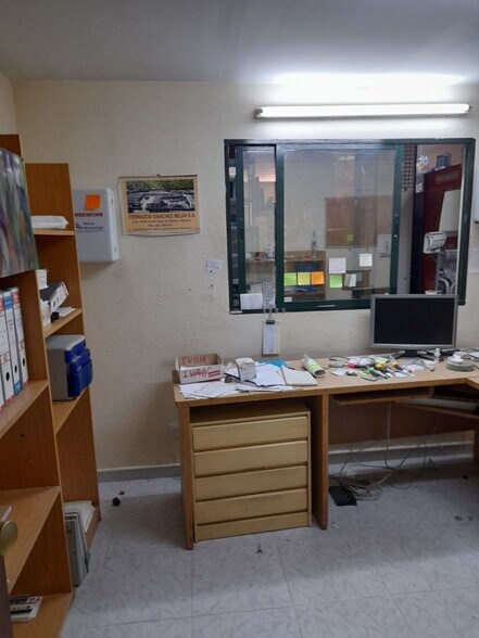 Retail in Cáceres to rent - Building Photo - Image 2 of 7