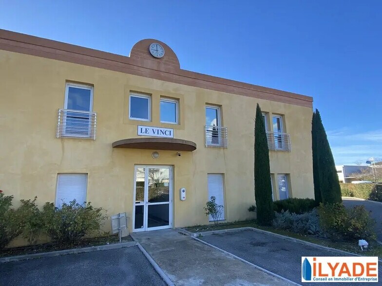 1140 Rue André Ampère, Aix-en-Provence for sale - Building Photo - Image 2 of 7