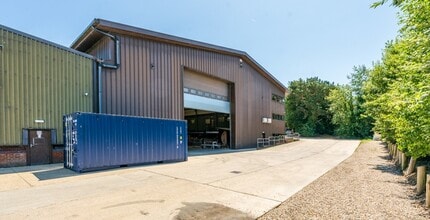 Itchenor, Chichester to rent Building Photo- Image 1 of 8