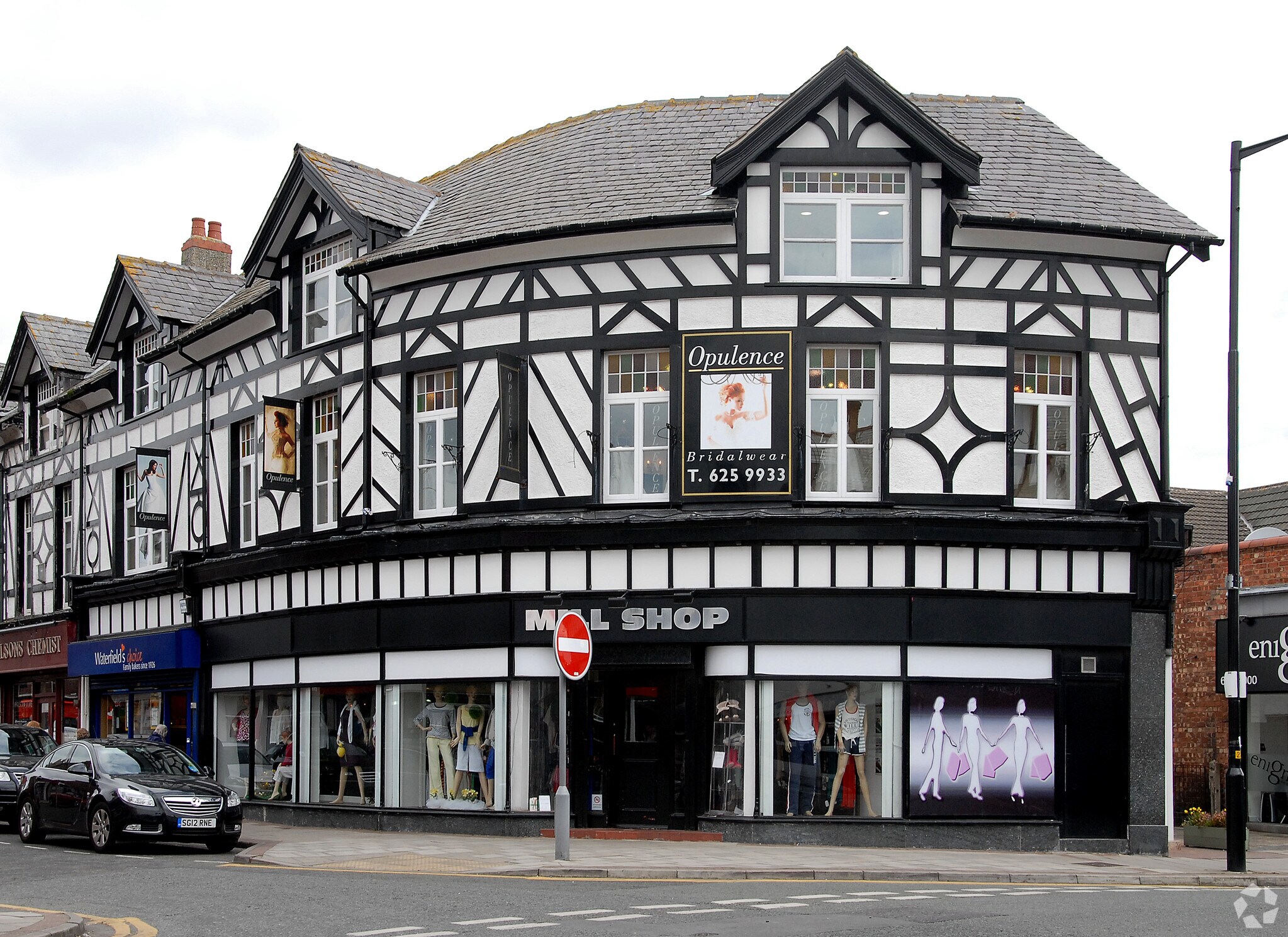 19-25 The Crescent, Wirral for sale Primary Photo- Image 1 of 1