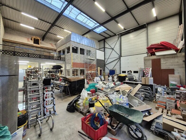 1 Rue De La Bauve, Meaux to rent - Building Photo - Image 2 of 9