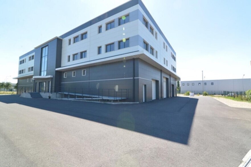 Office in Achères for sale - Building Photo - Image 3 of 6