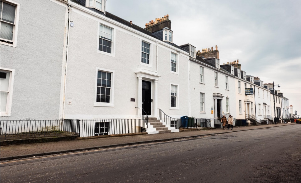 21 Wellington Sq, Ayr to rent - Building Photo - Image 2 of 6