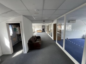 8 Wheelwrights Corner, Nailsworth to rent Interior Photo- Image 2 of 3