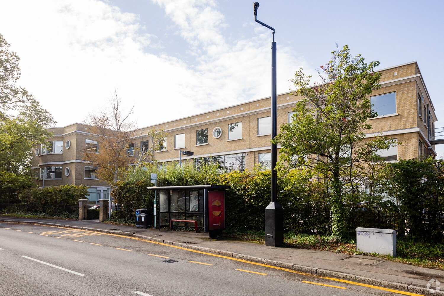 42-50 Hersham Rd, Walton On Thames to rent Primary Photo- Image 1 of 7