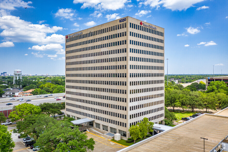 6330 West Loop S, Bellaire, TX for rent - Building Photo - Image 1 of 16