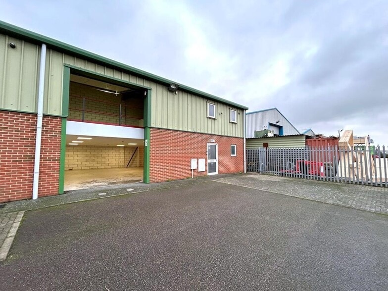 Maldon Rd, Latchingdon to rent - Building Photo - Image 2 of 24