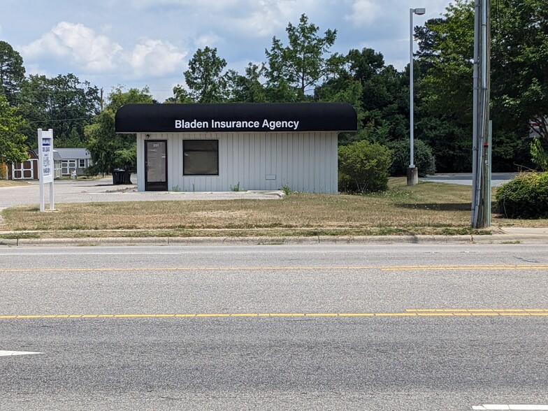 351 S Poplar St, Elizabethtown, NC for rent - Building Photo - Image 3 of 25