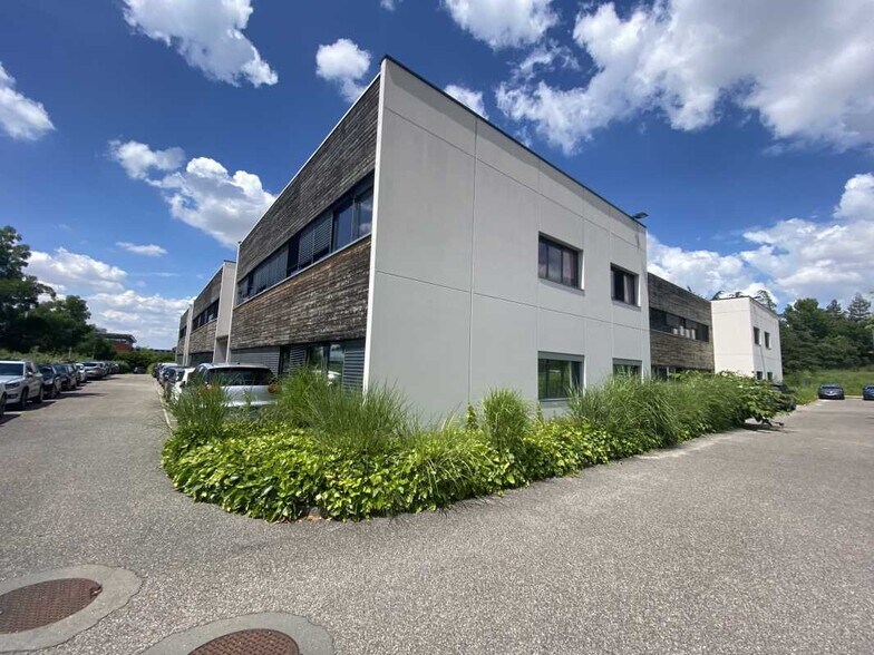 97 Allée Alexandre Borodine, Saint-Priest to rent - Building Photo - Image 2 of 16