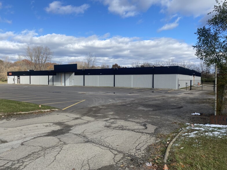 1695 S Ortonville Rd, Ortonville, MI for sale - Building Photo - Image 2 of 6