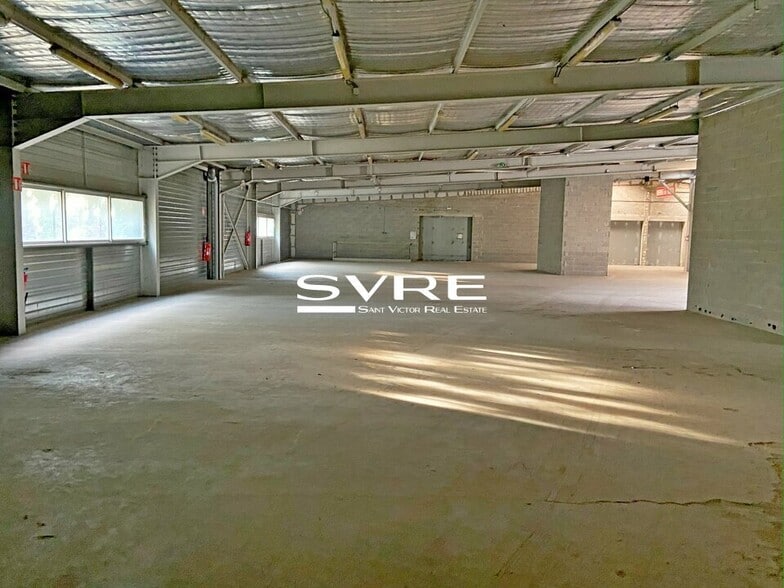 Industrial in Aubagne to rent - Interior Photo - Image 1 of 9