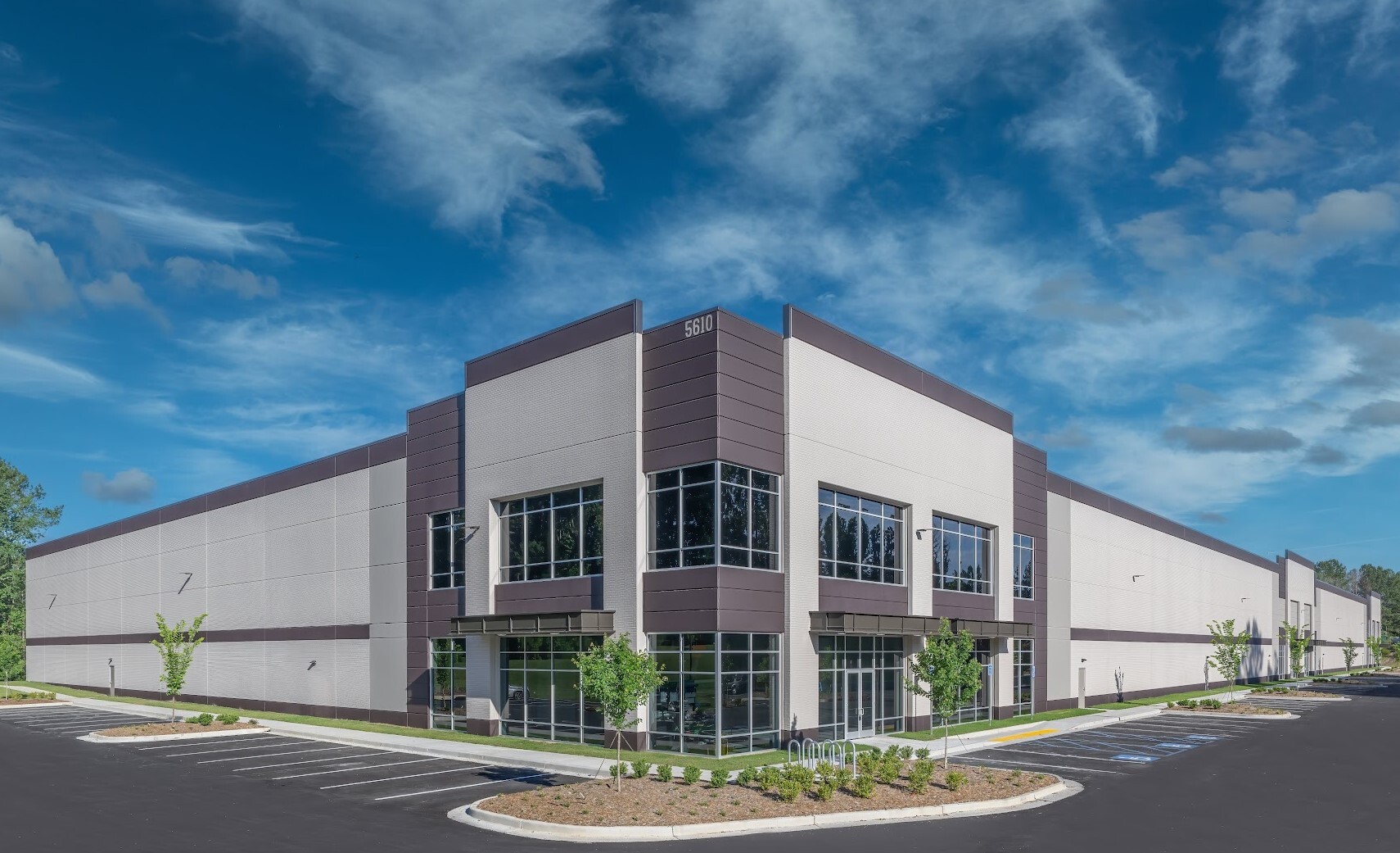 5570 Atlanta Hwy, Alpharetta, GA to rent Building Photo- Image 1 of 12