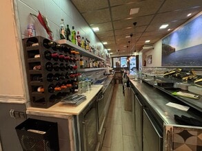 Retail in Barcelona, Barcelona to rent Interior Photo- Image 1 of 8