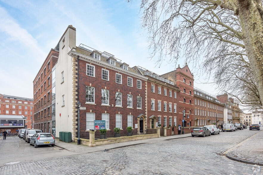 10 Queen Sq, Bristol to rent - Building Photo - Image 3 of 5