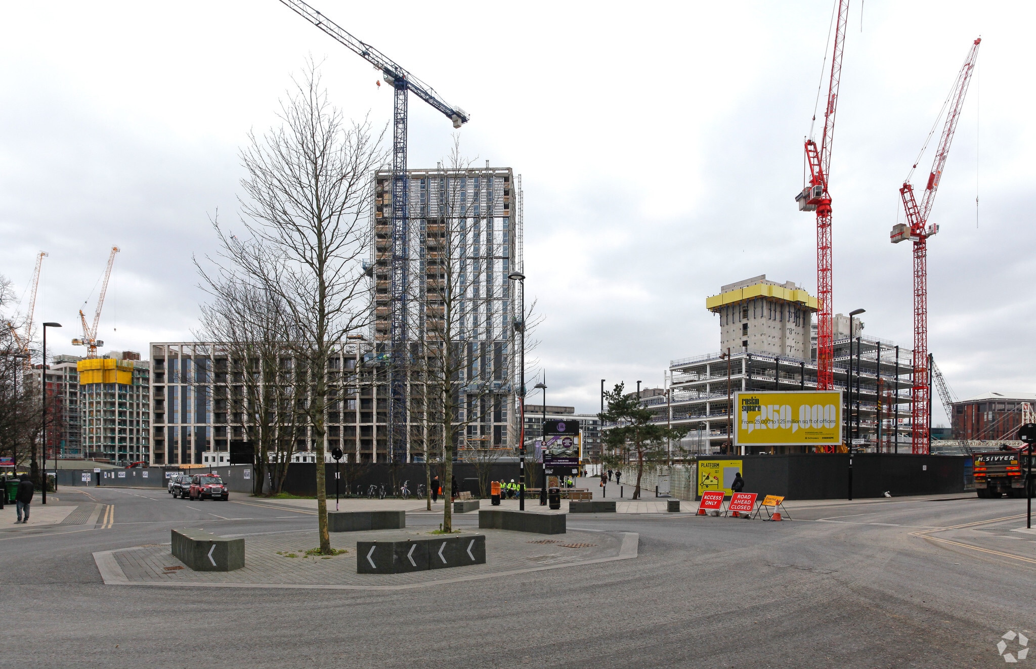 Dingwall Rd, Croydon to rent Building Photo- Image 1 of 3