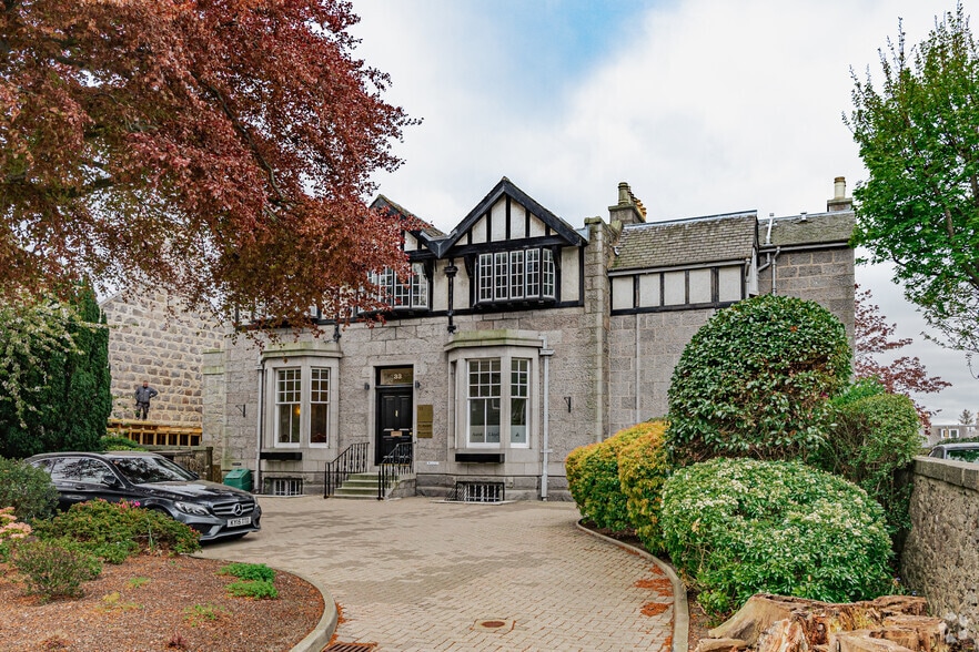 33 Albyn Pl, Aberdeen to rent - Primary Photo - Image 1 of 13