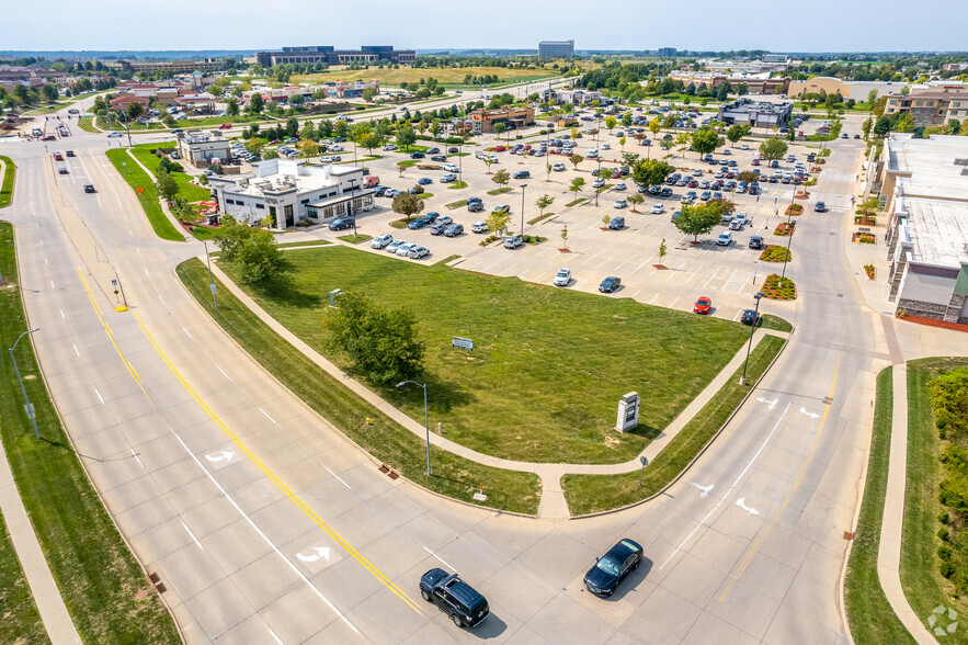 445 S 64th St, West Des Moines, IA for rent - Aerial - Image 3 of 3