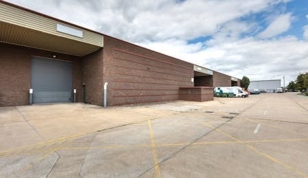 950-955 Yeovil Rd, Slough to rent - Building Photo - Image 3 of 13