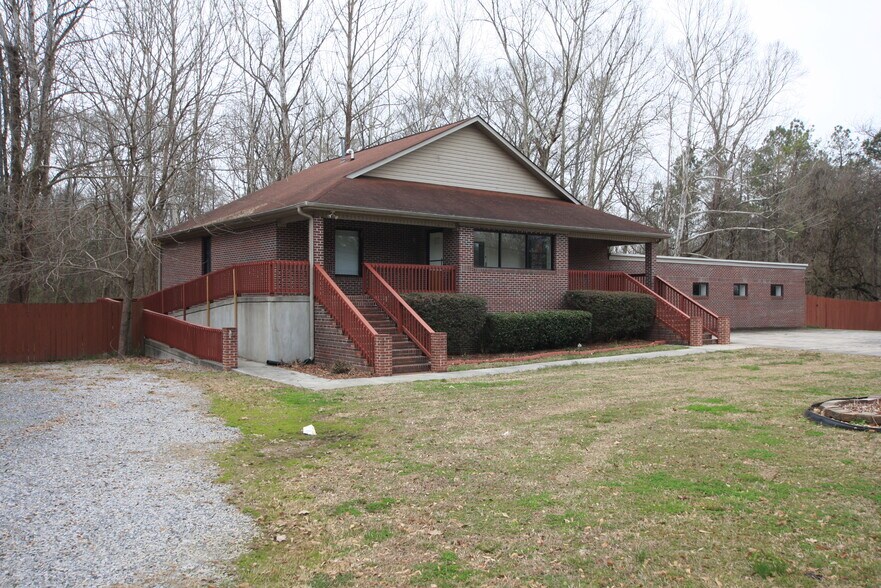 691 N Cave Spring St, Cedartown, GA for sale - Primary Photo - Image 1 of 13