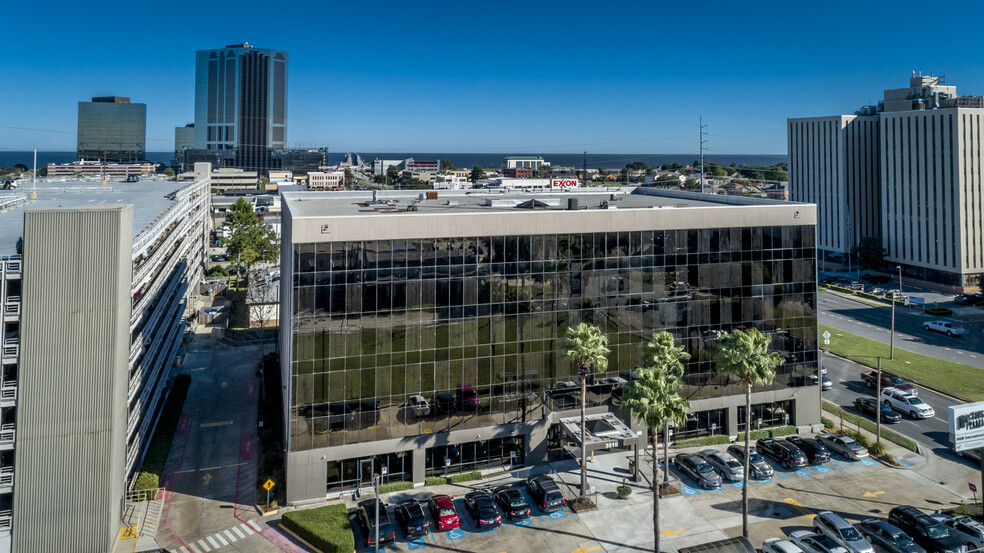 3510 N Causeway Blvd, Metairie, LA for rent - Building Photo - Image 1 of 14