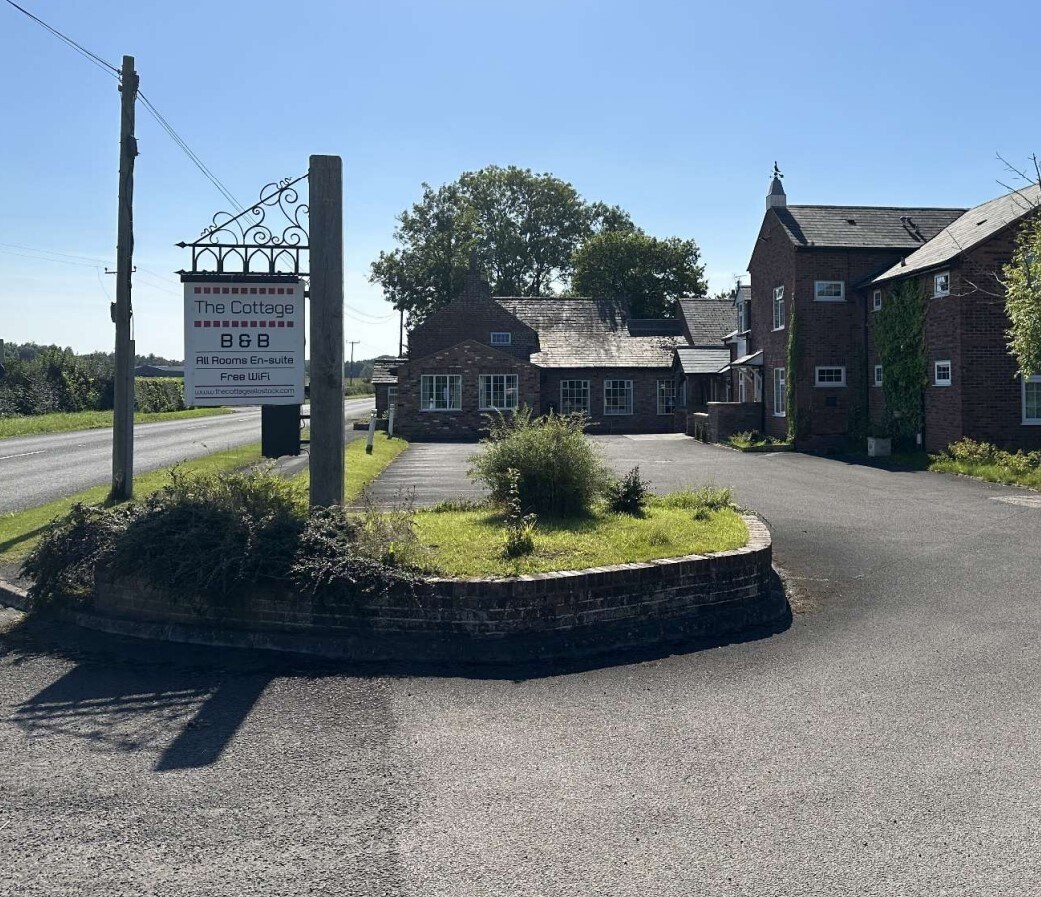 London Rd, Knutsford for sale Primary Photo- Image 1 of 1