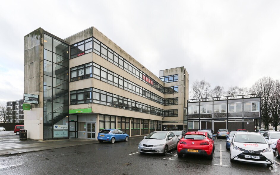 15 Meadowbank St, Dumbarton G82 1SJ UK