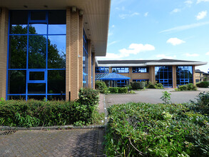 The Crescent, Birmingham for rent Building Photo- Image 1 of 5