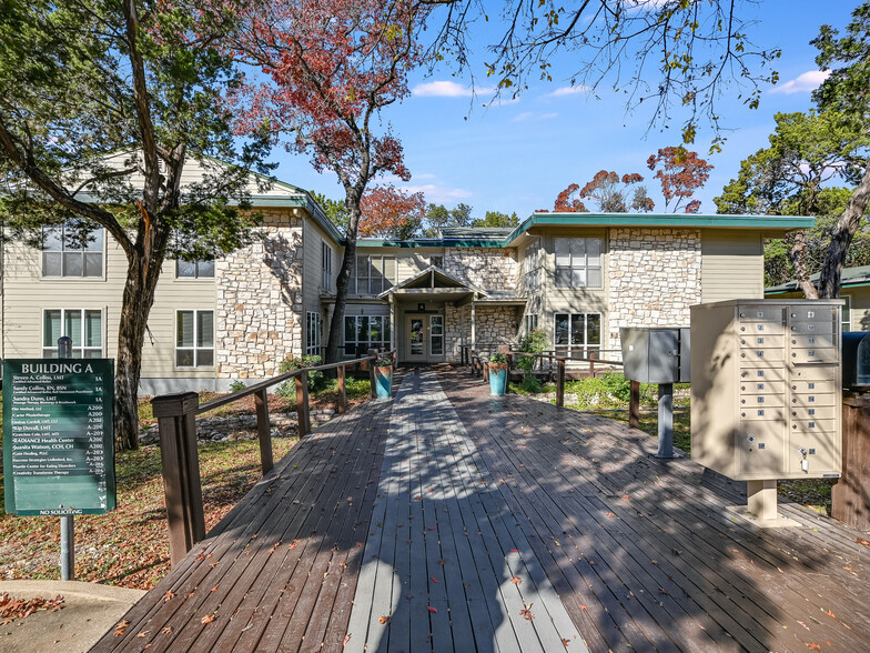 3939 Bee Caves Rd, Austin, TX for rent - Building Photo - Image 1 of 16