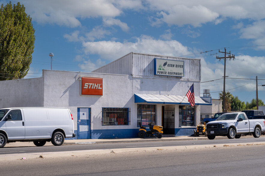 108 N Chester Ave, Bakersfield, CA for rent - Building Photo - Image 2 of 9