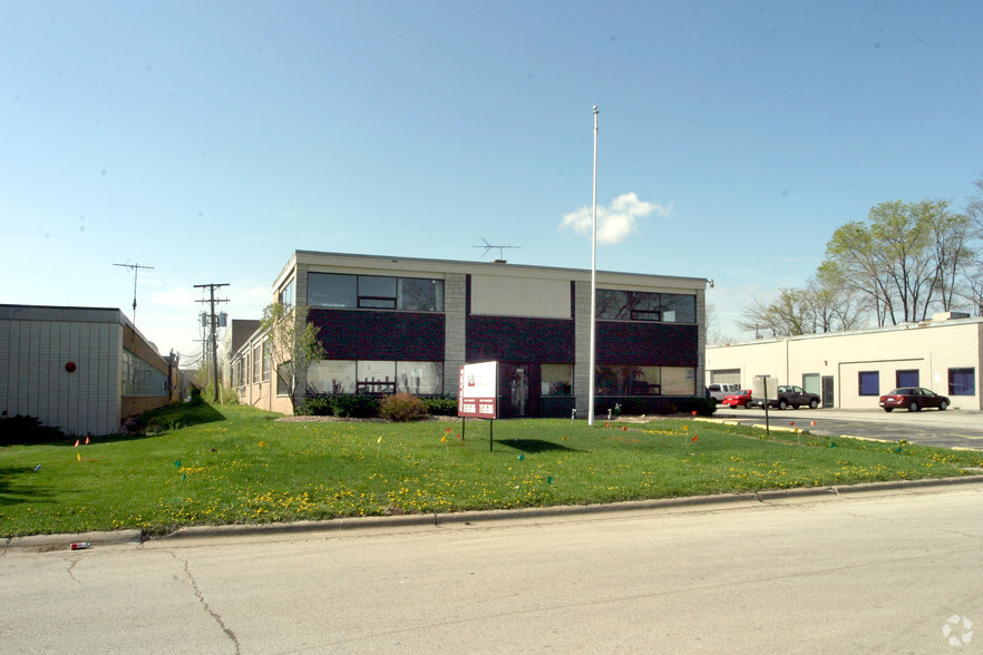 3831 Industrial Ave, Rolling Meadows, IL for rent - Building Photo - Image 2 of 3