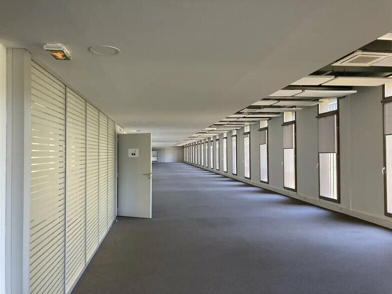 Office in Bordeaux to rent - Interior Photo - Image 3 of 16